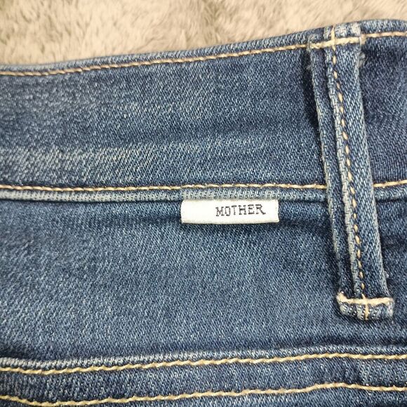 MOTHER The High Waisted Swooner Ankle Fray Jeans in Taxi Wash 27 - Picture 15 of 16